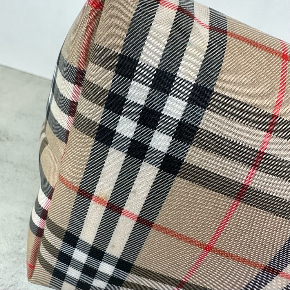 SOLD Burberry Nylon Nova Check Pochette - Picture 8 of 15